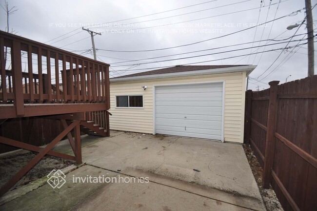 11114 S Troy St in Chicago, IL - Building Photo - Building Photo