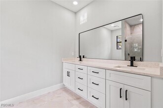 907 W 9th St in Lehigh Acres, FL - Building Photo - Building Photo