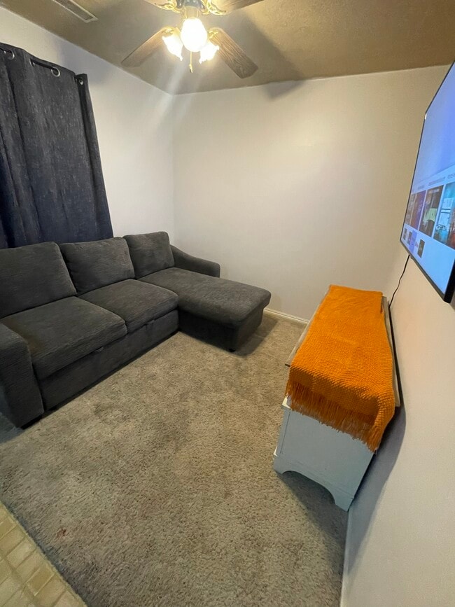 3179 E Snowy Owl Rd in Eagle Mountain, UT - Foto de edificio - Building Photo