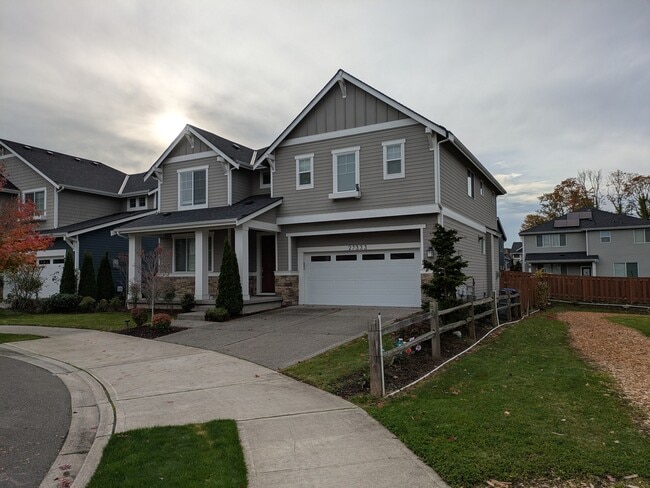 property at 27333 15th Ct S