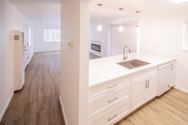 Oak Park Village Apartments