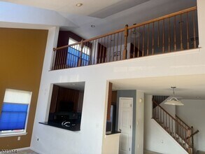 125 Riverwalk Way in Clifton, NJ - Building Photo - Building Photo