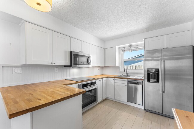 property at 7643 Overlook Rd