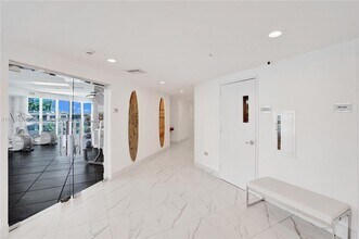 480 NE 30th St in Miami, FL - Building Photo - Building Photo