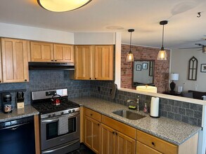 39 Thomas Ave in Bryn Mawr, PA - Building Photo - Building Photo