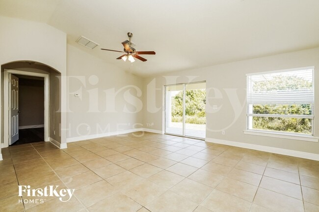 6136 Hellman Ave in Ft. Myers, FL - Building Photo - Building Photo