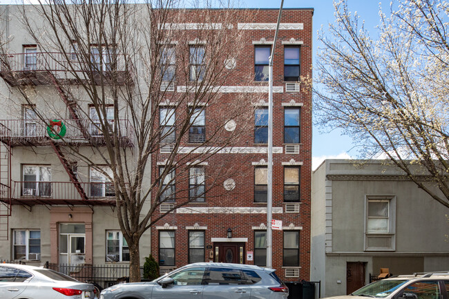 270 1st St in Brooklyn, NY - Foto de edificio - Building Photo