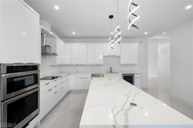 2013 SW 37th Terrace in Cape Coral, FL - Building Photo - Building Photo