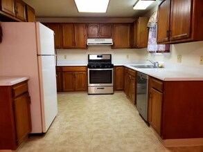 2754 Phyllis Cir S in Billings, MT - Foto de edificio - Building Photo