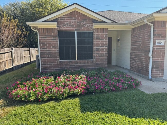 19334 Wading River Dr in Tomball, TX - Building Photo - Building Photo