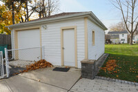 52 N Emerald Ave in Mundelein, IL - Foto de edificio - Building Photo