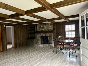 120 Mountain Rd in Seymour, CT - Building Photo - Building Photo