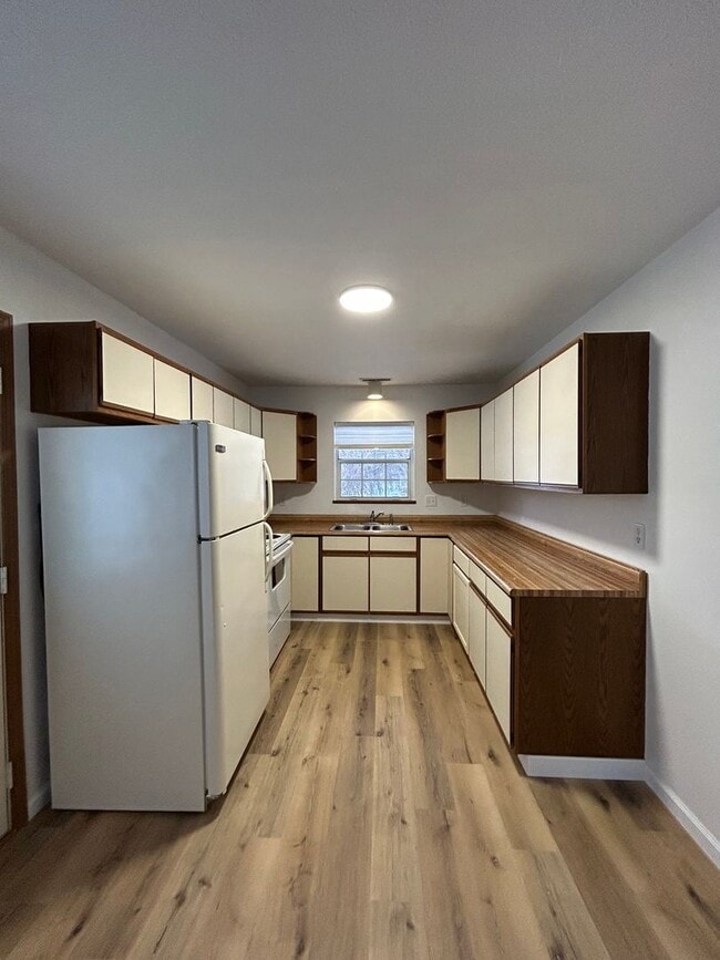 917 N Clay St in Sturgis, MI - Building Photo - Building Photo