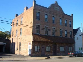 1402 4th Ave in Coraopolis, PA - Building Photo - Building Photo