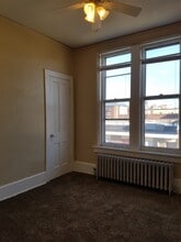 504 S Central Ave, Unit 3 in Marshfield, WI - Building Photo - Building Photo