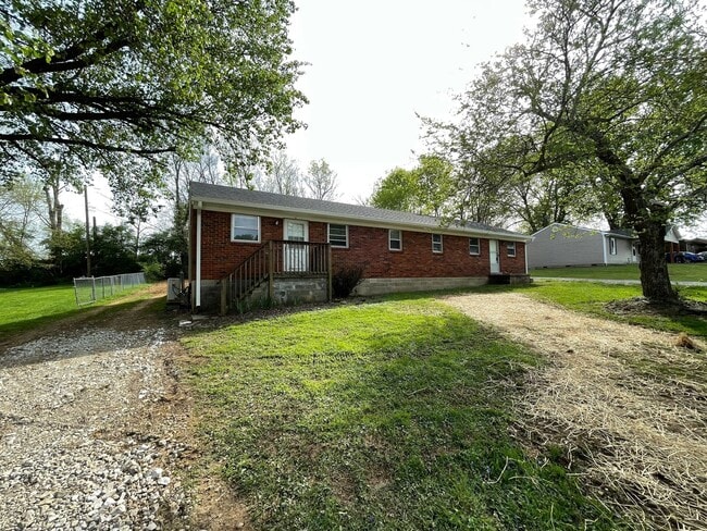 261-263 Stuart Ave in Shelbyville, KY - Building Photo - Building Photo