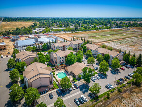 Waterman Square Apartments in Elk Grove, CA - Building Photo - Building Photo