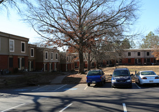 Forest Cove Apartments in Atlanta, GA - Building Photo - Building Photo