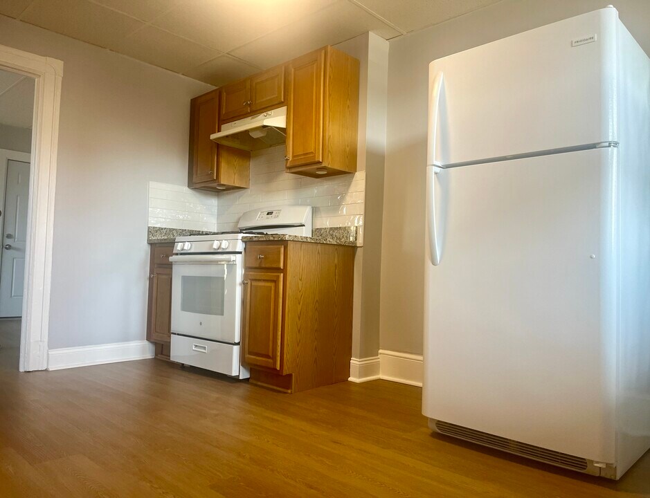 165 Park Rd, Unit 2W in West Hartford, CT - Building Photo
