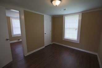 904 Hillview Dr in Bessemer, AL - Building Photo - Building Photo