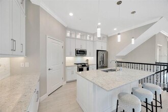 5351 Bridge St in Tampa, FL - Building Photo - Building Photo