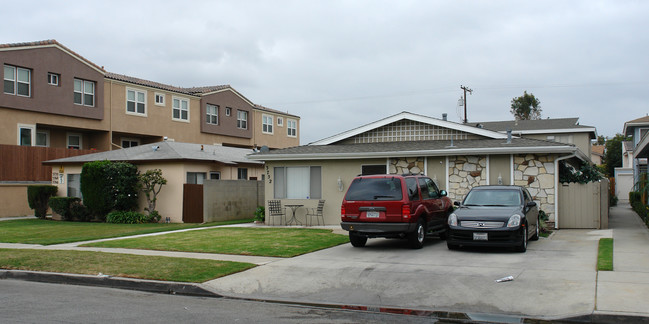 3752-3766 Green Ave in Los Alamitos, CA - Building Photo - Building Photo