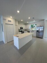 1076 SE 2nd St in Florida City, FL - Building Photo - Building Photo