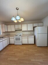 111 Fairwood Ct in Jacksonville, NC - Building Photo - Building Photo