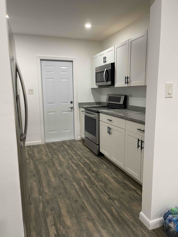 837 NW 41st St-Unit -A in Fort Lauderdale, FL - Foto de edificio - Building Photo