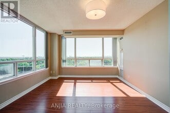 1 Rean Dr in Toronto, ON - Building Photo - Building Photo
