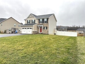 113 Weeping Willow Way in Camillus, NY - Building Photo - Building Photo