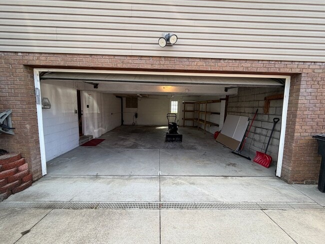 2426 Eastwood Ave in Akron, OH - Building Photo - Building Photo