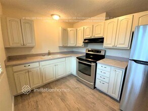 8188 Stuart St in Westminster, CO - Foto de edificio - Building Photo