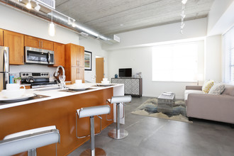 Trianon Lofts in Chicago, IL - Foto de edificio - Interior Photo