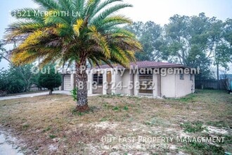 11521 Meredith Ln in Port Richey, FL - Foto de edificio - Building Photo