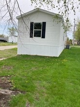 200 Gregory Ln in Bloomfield, IA - Building Photo - Building Photo