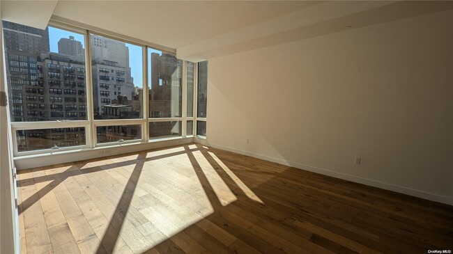 325 Lexington Ave in New York, NY - Building Photo - Building Photo