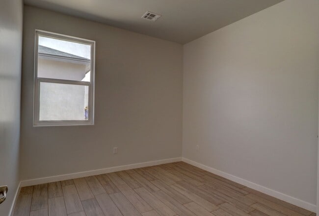 2974 St Charles Ave in Las Cruces, NM - Foto de edificio - Building Photo