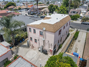 1366 W 37th Pl in Los Angeles, CA - Building Photo - Building Photo