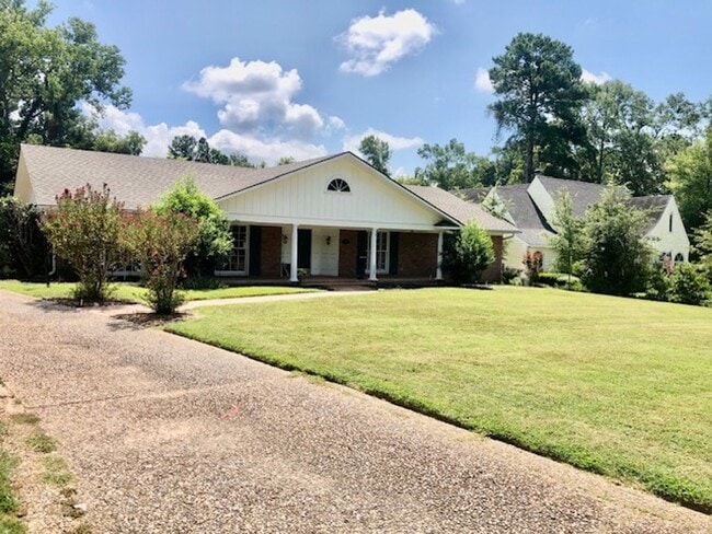 5815 Gilbert Dr in Shreveport, LA - Building Photo - Building Photo