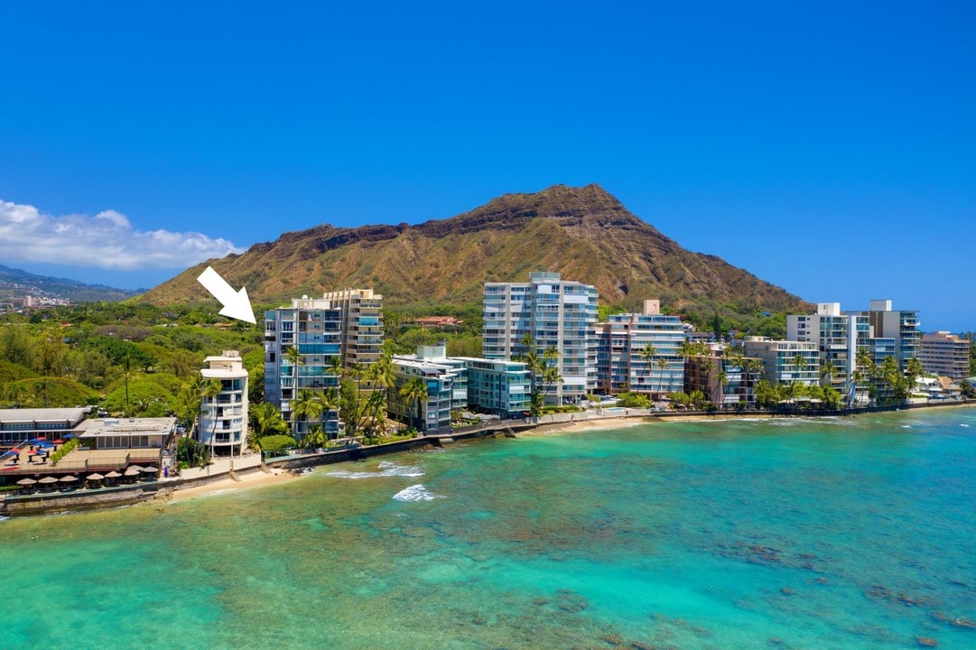 2943 Kalakaua Ave in Honolulu, HI - Building Photo