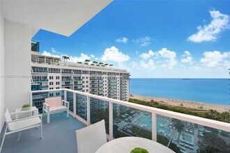 2301 Collins Ave in Miami Beach, FL - Building Photo - Building Photo