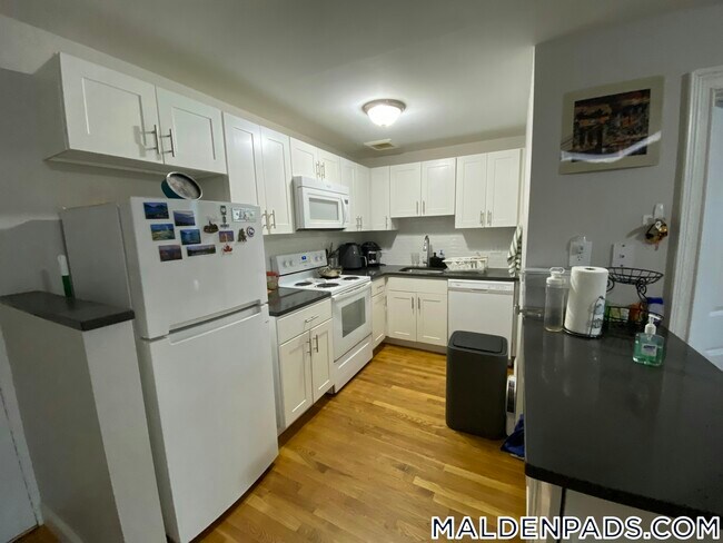 134 Summer St in Malden, MA - Foto de edificio - Building Photo