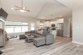 1254 Melody Ave in Bowling Green, KY - Building Photo - Building Photo