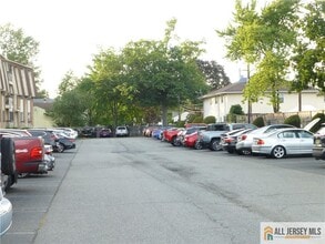 1150 W St Georges Ave in Linden, NJ - Building Photo - Building Photo