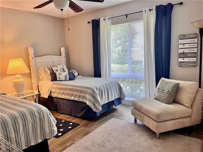 83 Glades Blvd in Naples, FL - Building Photo - Building Photo