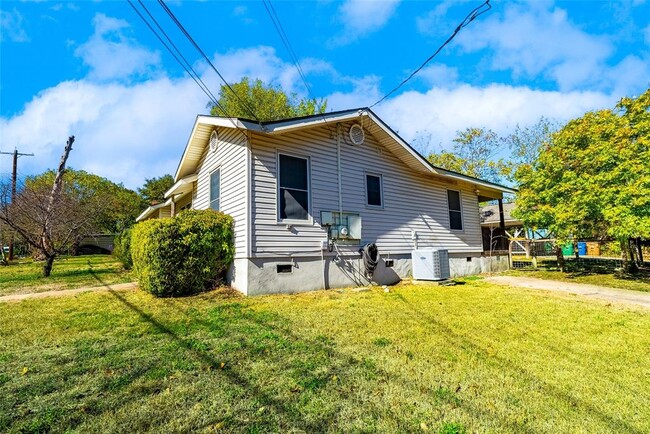 1900 Romeria Dr in Austin, TX - Foto de edificio - Building Photo