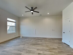 217 Wright St in Newcastle, OK - Building Photo - Building Photo