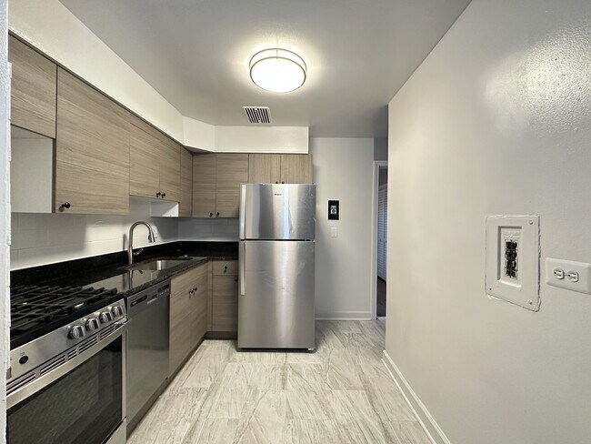 6705 N California Ave in Chicago, IL - Building Photo - Building Photo