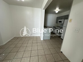 2102 Stace St in Idaho Falls, ID - Foto de edificio - Building Photo